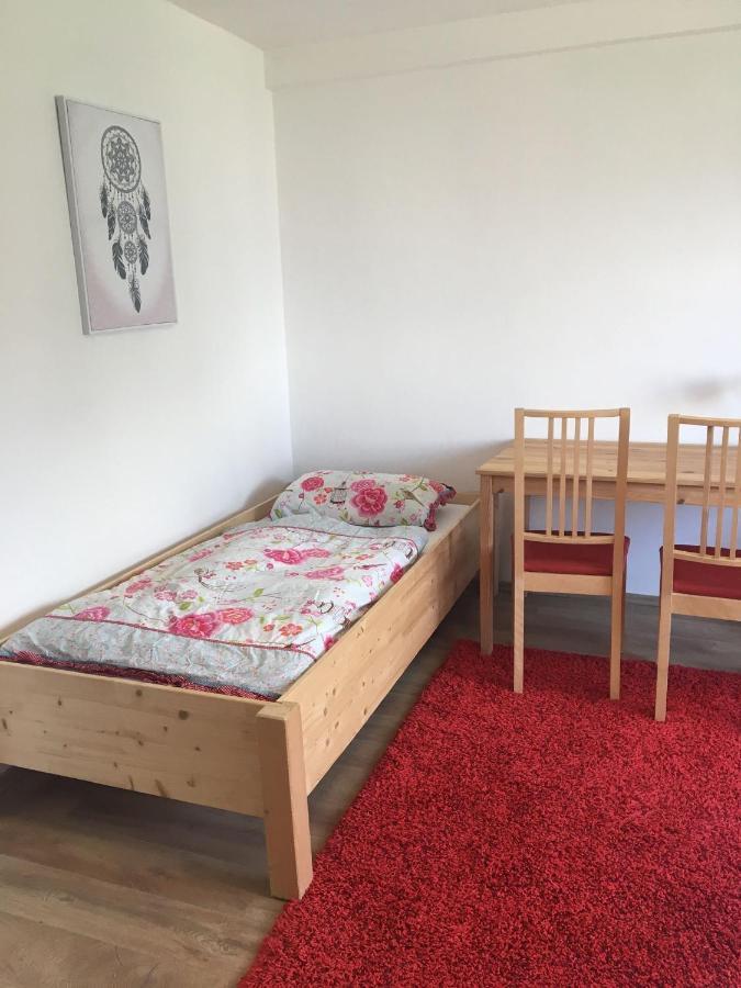 Mayen, Im Mohren, Privatzimmer Nr2, Waldrand, Nahe Nurburgring & Burg Eltz, Gemeinschaftsbad Bagian luar foto